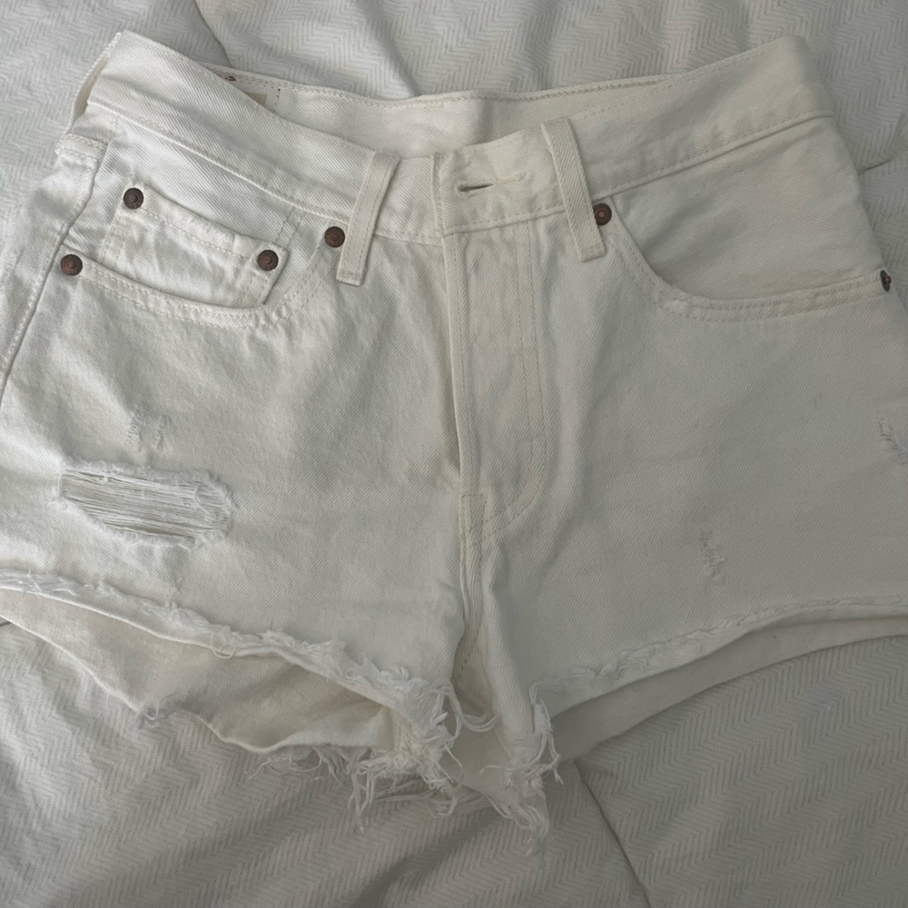 White Levi Shorts in 501